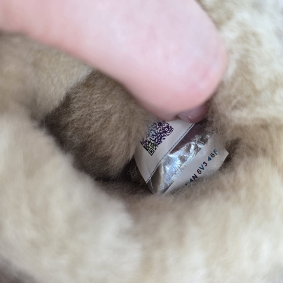 Ugg Classic II Boot Cozy Tan Suede Boots size kids 8 - Picture 6 of 8